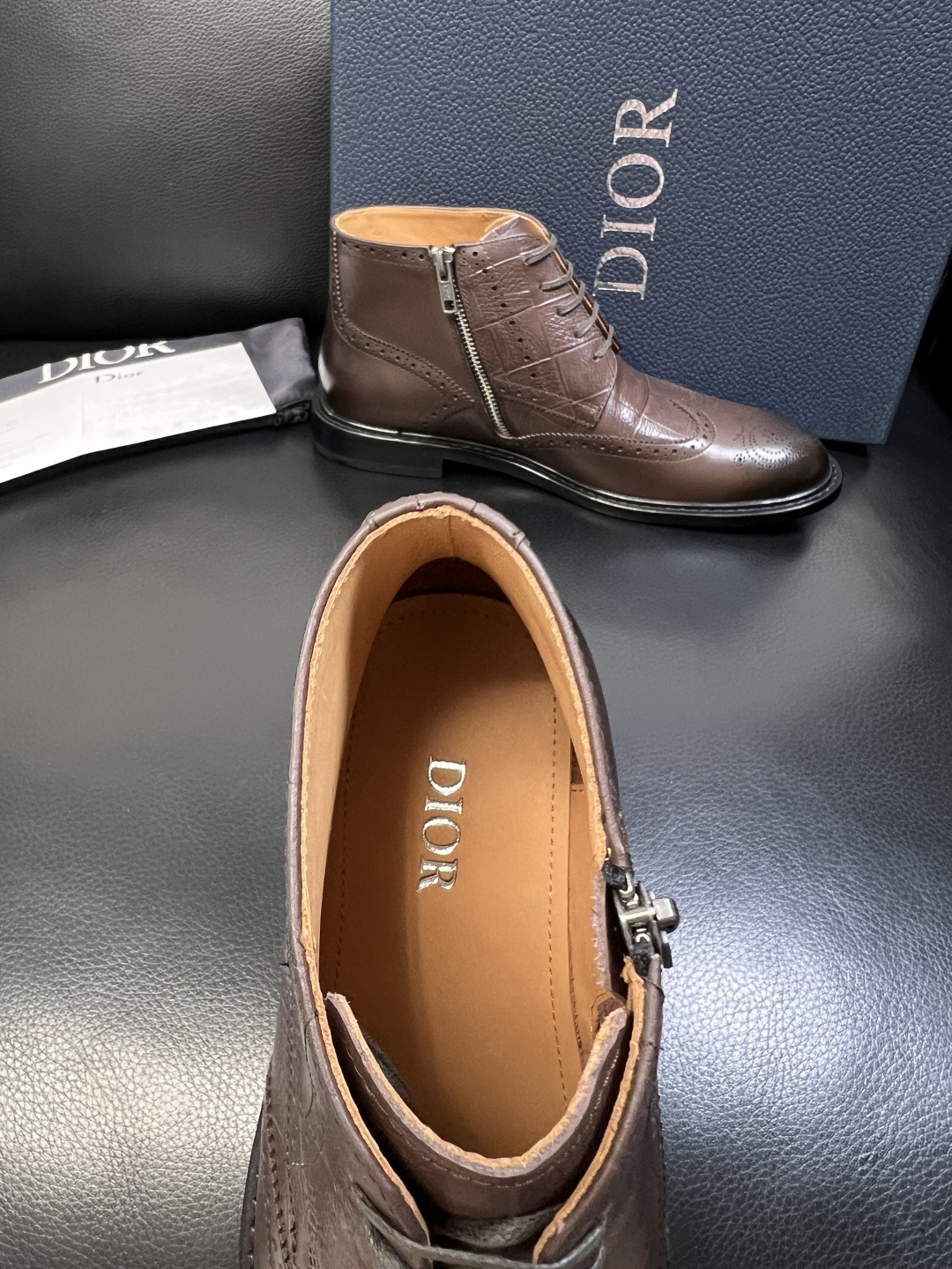 Dior 顶级工艺品 迪奥 靴子高帮专柜同步 原厂配置，意大利进口原版牛皮面料，透气舒适进口水染牛里垫，