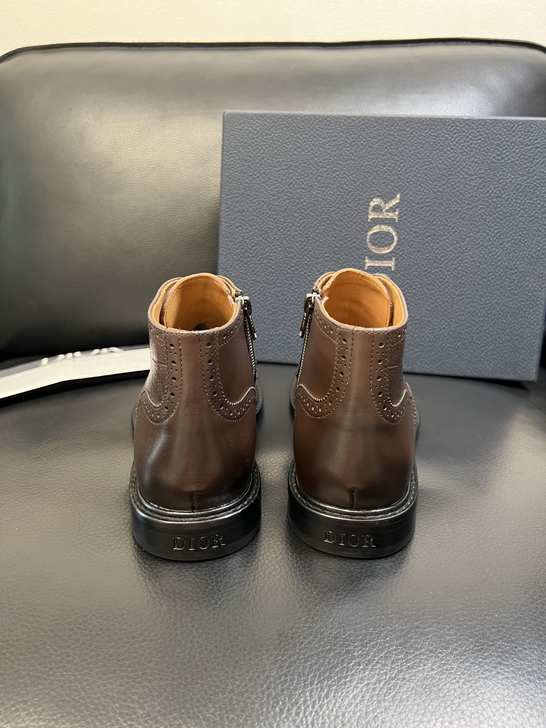 Dior 顶级工艺品 迪奥 靴子高帮专柜同步 原厂配置，意大利进口原版牛皮面料，透气舒适进口水染牛里垫，