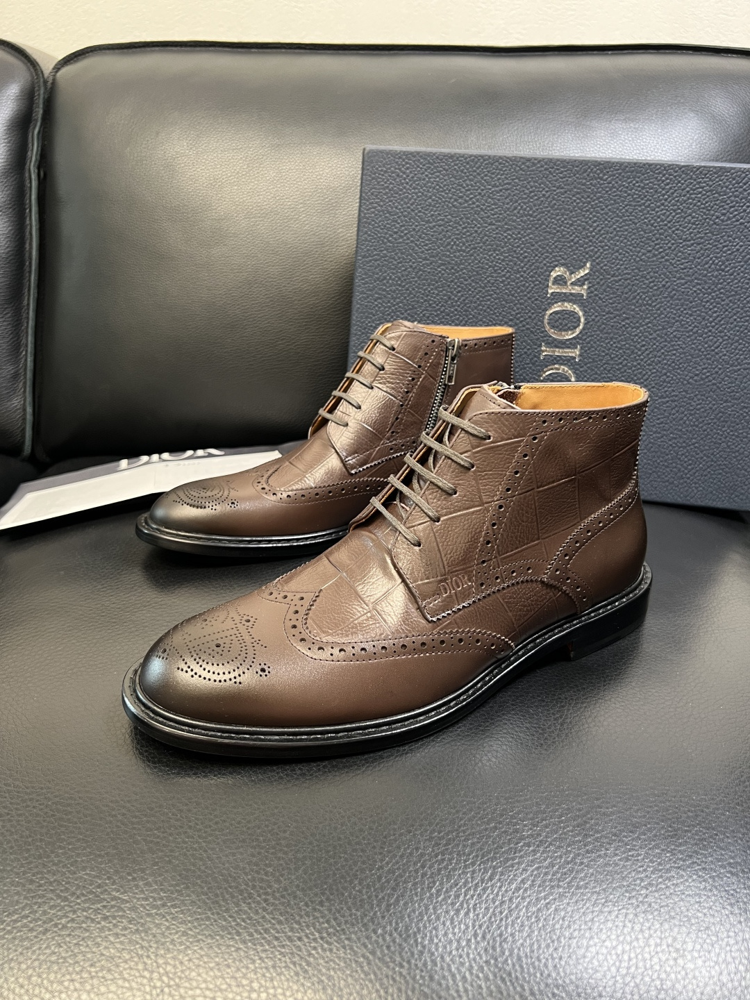 Dior 顶级工艺品 迪奥 靴子高帮专柜同步 原厂配置，意大利进口原版牛皮面料，透气舒适进口水染牛里垫，