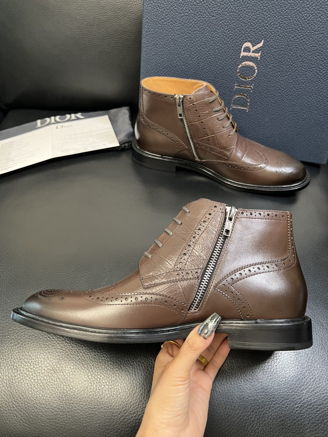 Dior 顶级工艺品 迪奥 靴子高帮专柜同步 原厂配置，意大利进口原版牛皮面料，透气舒适进口水染牛里垫，