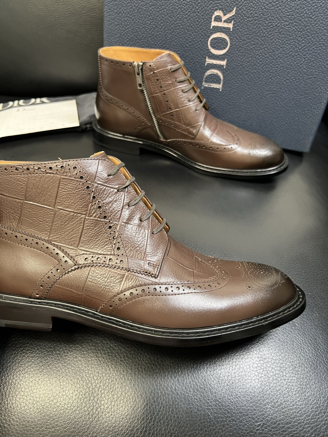 Dior 顶级工艺品 迪奥 靴子高帮专柜同步 原厂配置，意大利进口原版牛皮面料，透气舒适进口水染牛里垫，