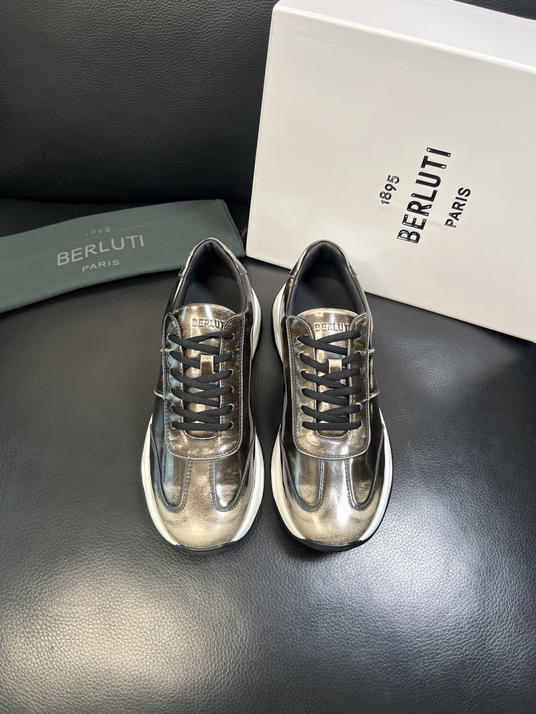 Berluti 高品质 顶级工艺品 布鲁提 专柜同步发售原厂配置，意大利进口擦色开边珠牛皮面料，全进口水