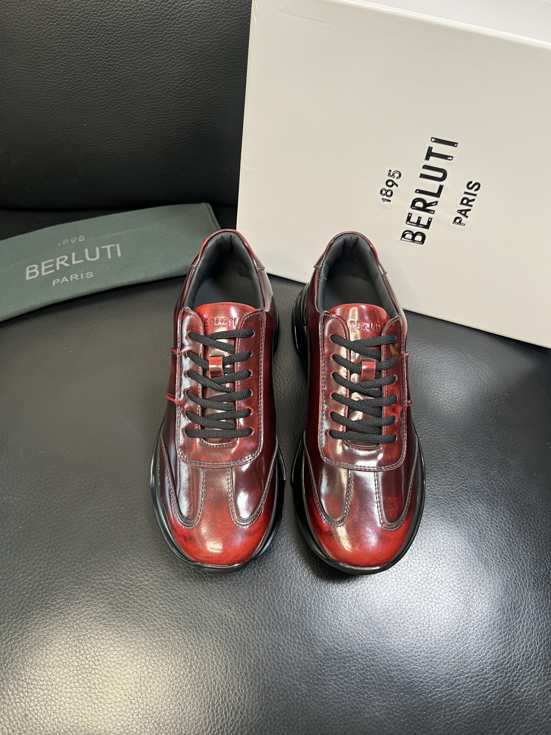 Berluti 高品质 顶级工艺品 布鲁提 专柜同步发售原厂配置，意大利进口擦色开边珠牛皮面料，全进口水