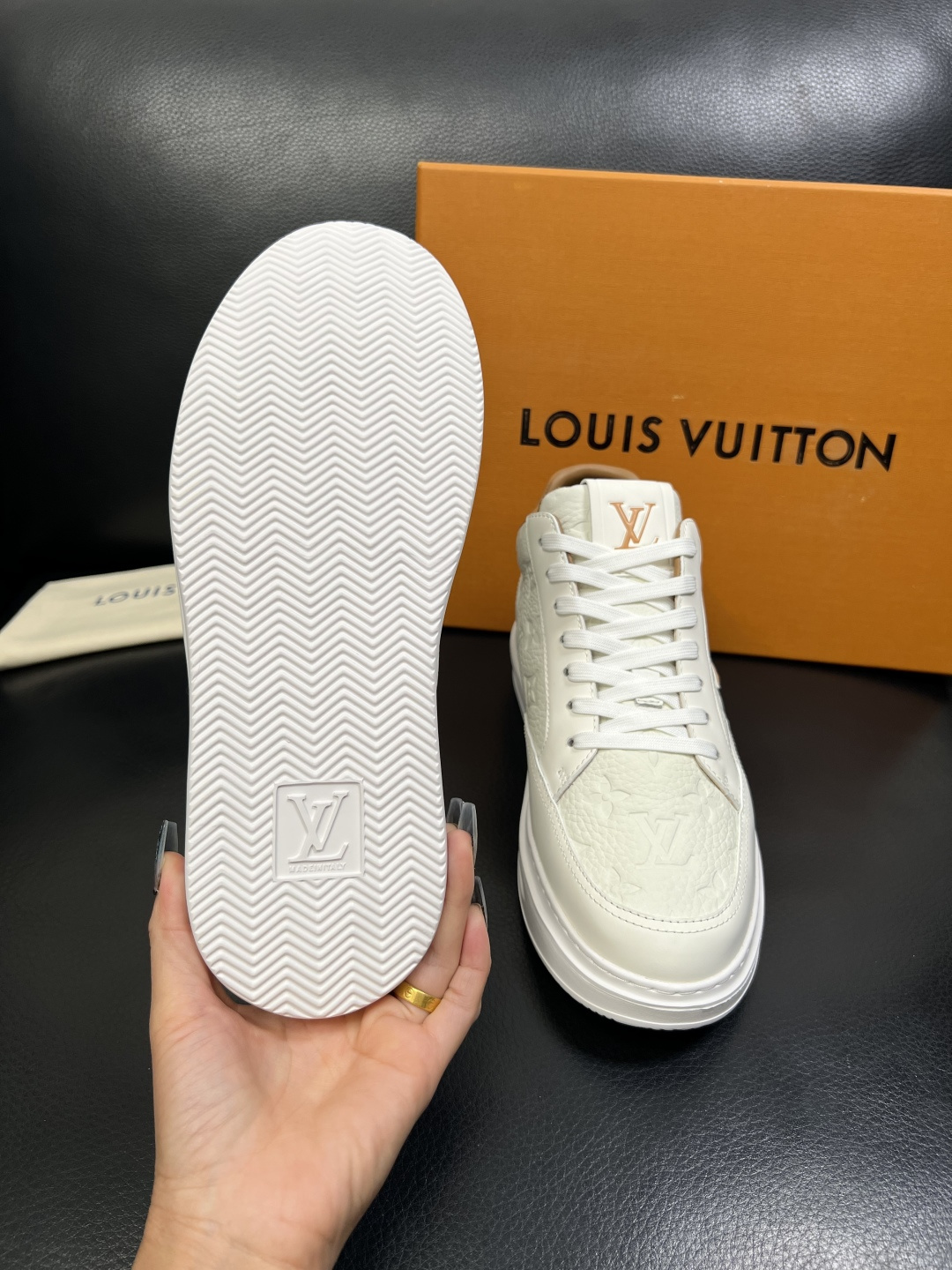 Lv 高品质 顶级工艺品 路易威登，运动板鞋专柜同步，鞋面意大利进口，高品质拼接缤纷色彩复杂工艺品，进口