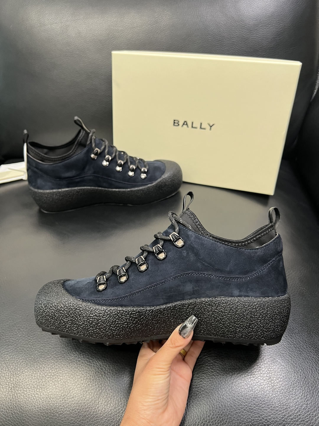 BALLY 高品质 顶级工艺品 巴利 专柜同原厂配置 ，鞋面意大利进口牛皮面料，进口水染牛皮里垫 ，鞋底
