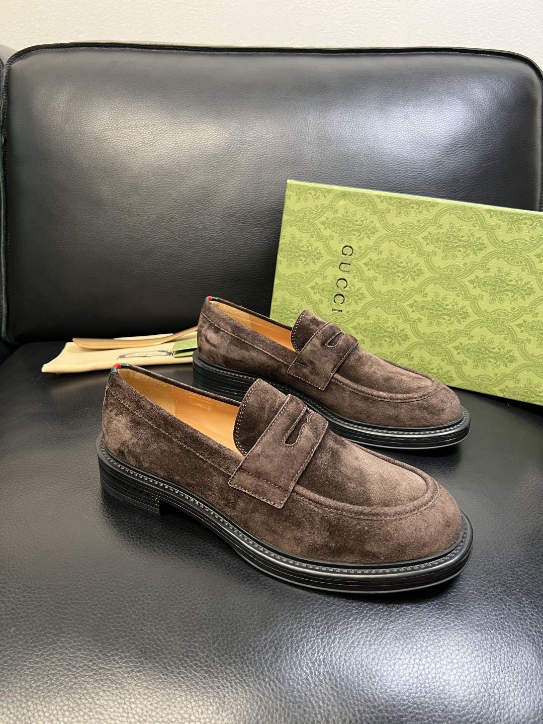 Gucci 高品质 顶级工艺品 古奇 专柜新款原厂配置，意大利进口牛皮面料，进口牛皮内里垫，透气舒适，鞋