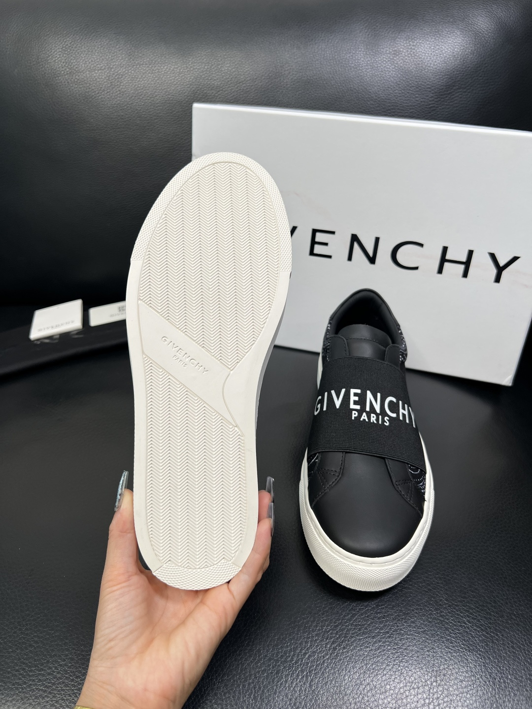 Givenchy 高品质 顶级工艺品 纪梵希 专柜同步原厂配置，意大利进口牛皮搭配网布面料，全鞋配件私模