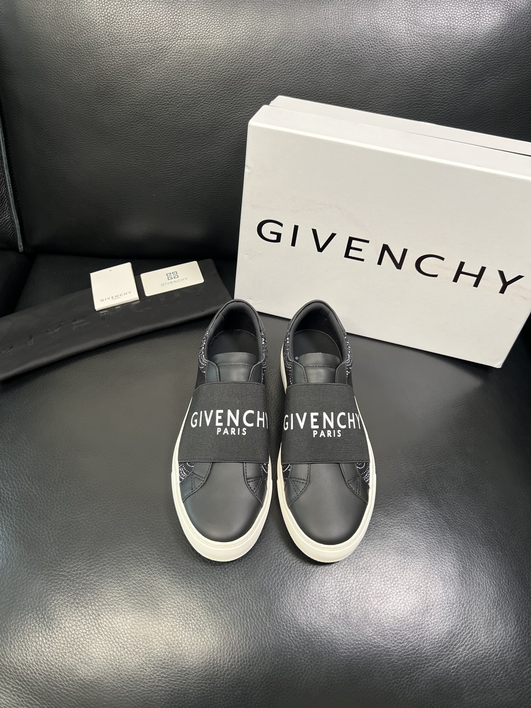 Givenchy 高品质 顶级工艺品 纪梵希 专柜同步原厂配置，意大利进口牛皮搭配网布面料，全鞋配件私模
