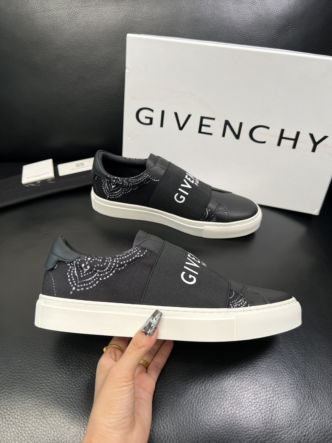 Givenchy 高品质 顶级工艺品 纪梵希 专柜同步原厂配置，意大利进口牛皮搭配网布面料，全鞋配件私模