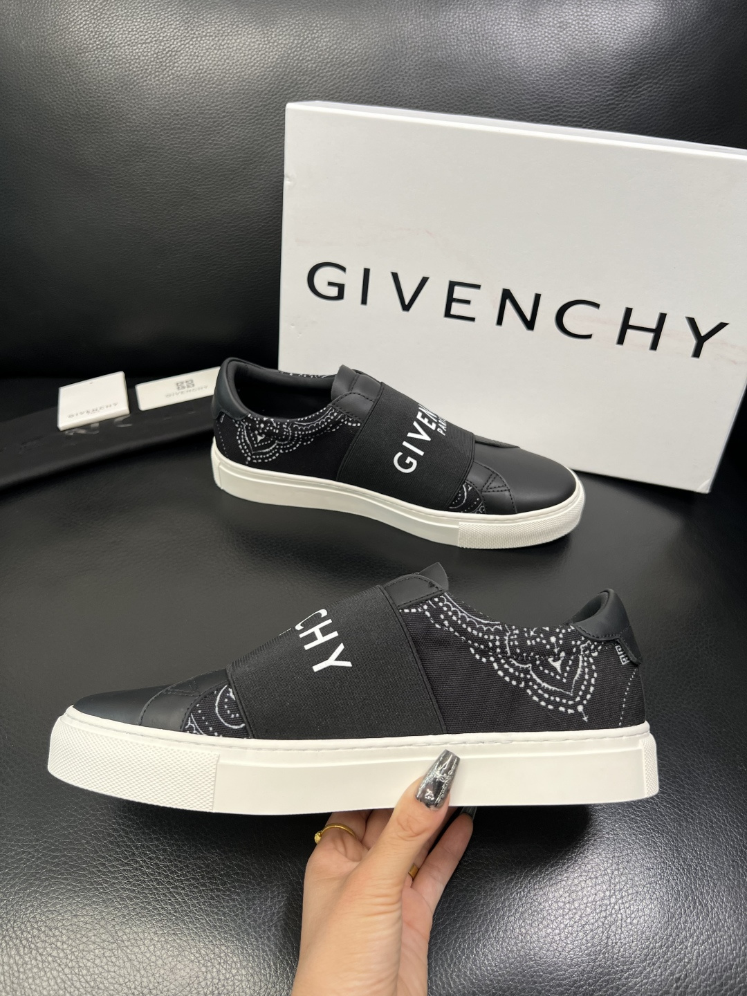 Givenchy 高品质 顶级工艺品 纪梵希 专柜同步原厂配置，意大利进口牛皮搭配网布面料，全鞋配件私模