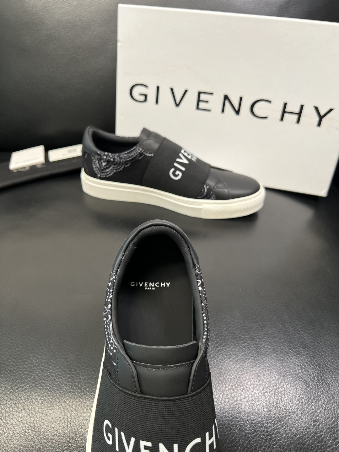 Givenchy 高品质 顶级工艺品 纪梵希 专柜同步原厂配置，意大利进口牛皮搭配网布面料，全鞋配件私模
