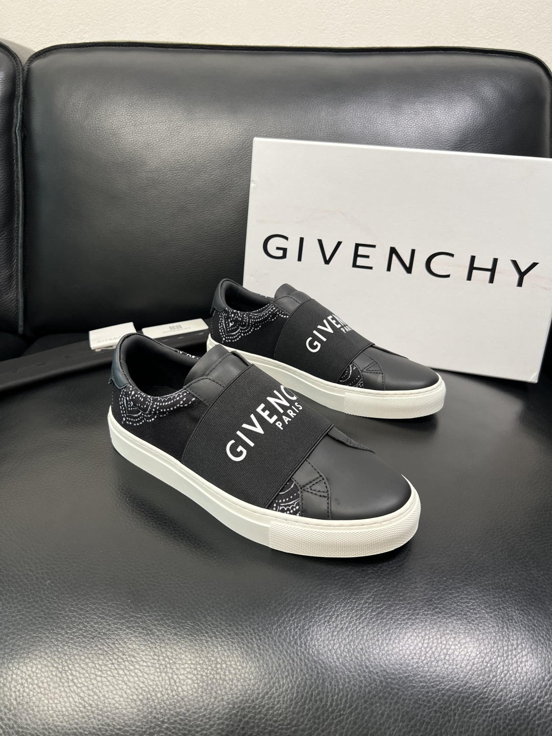 Givenchy 高品质 顶级工艺品 纪梵希 专柜同步原厂配置，意大利进口牛皮搭配网布面料，全鞋配件私模