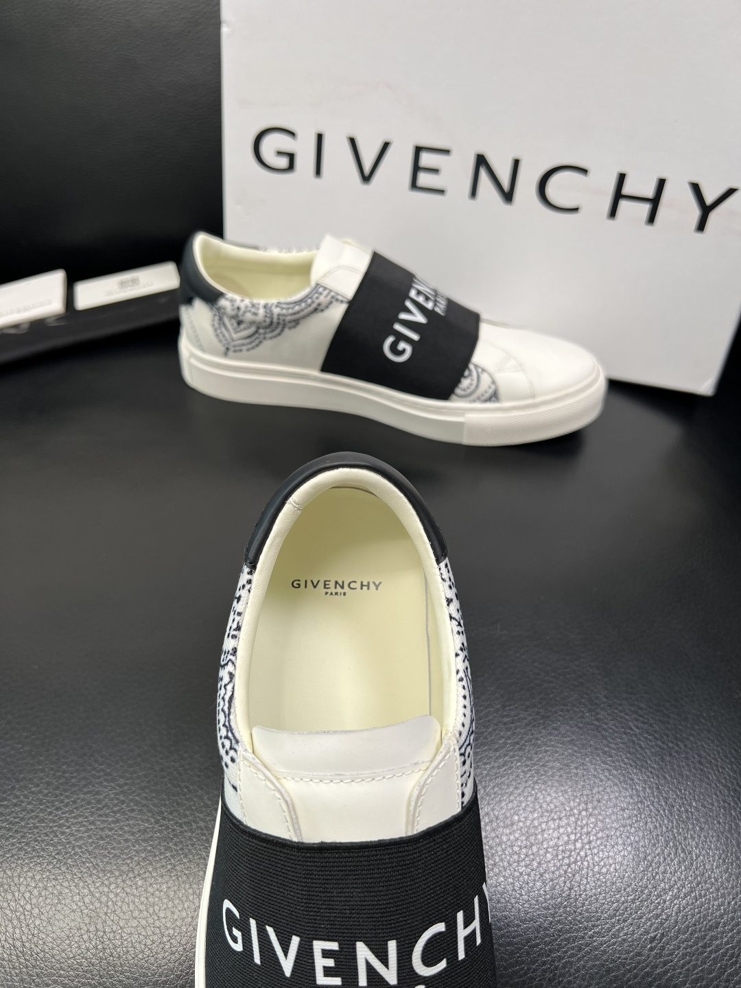 Givenchy 高品质 顶级工艺品 纪梵希 专柜同步原厂配置，意大利进口牛皮搭配网布面料，全鞋配件私模