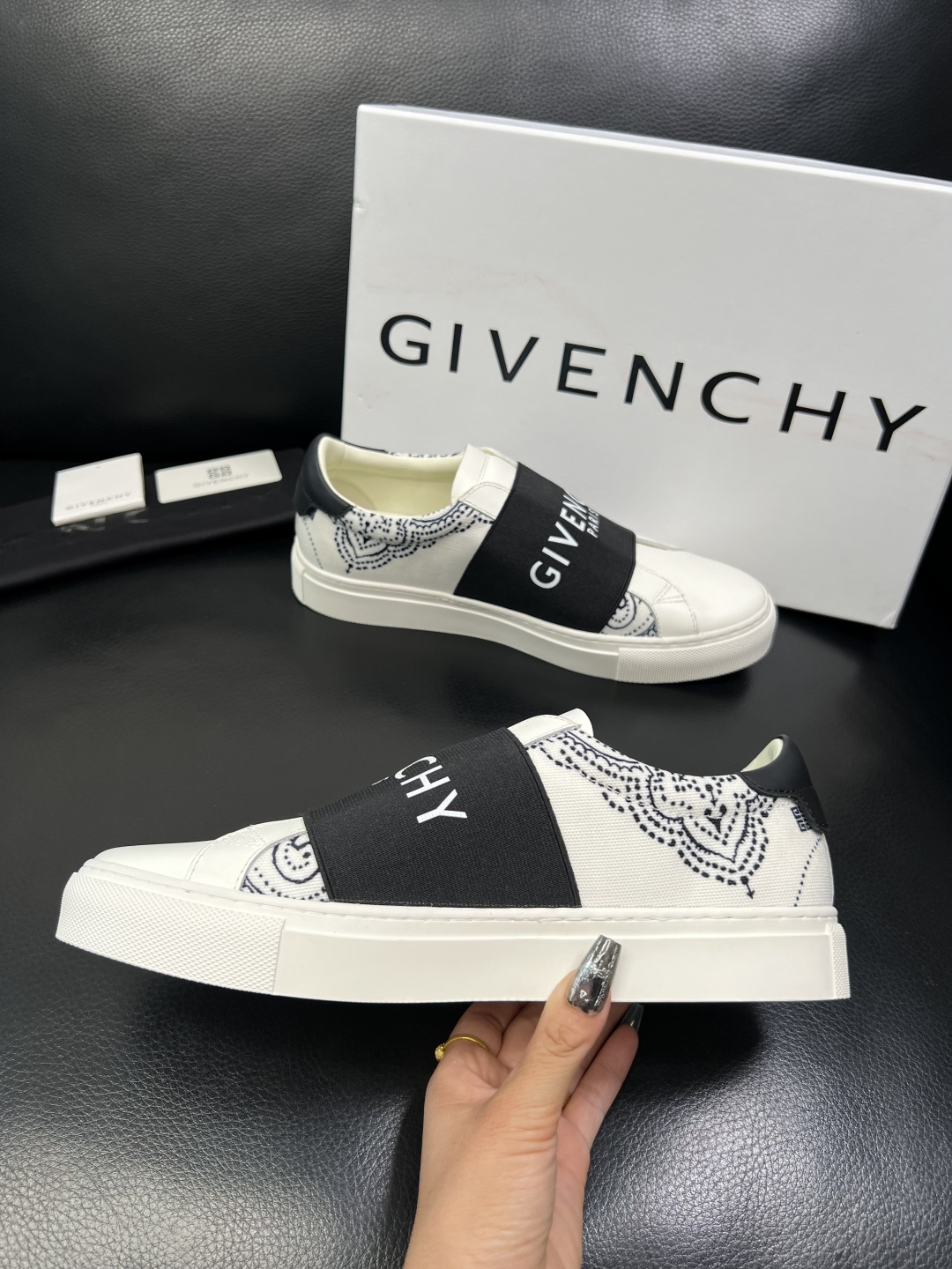 Givenchy 高品质 顶级工艺品 纪梵希 专柜同步原厂配置，意大利进口牛皮搭配网布面料，全鞋配件私模