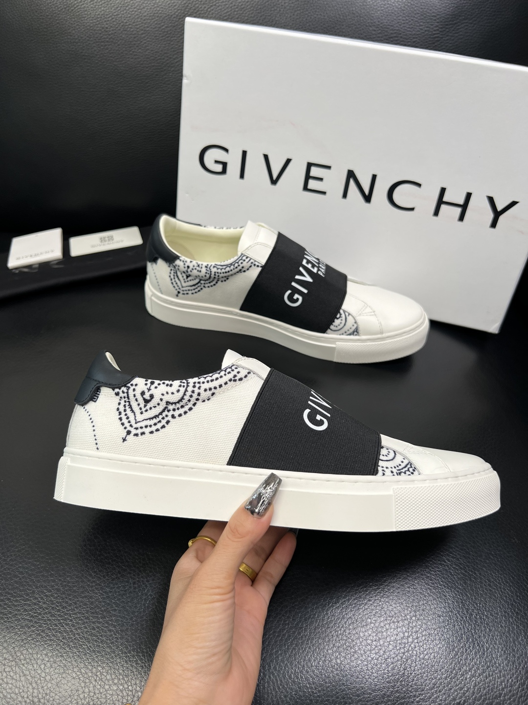 Givenchy 高品质 顶级工艺品 纪梵希 专柜同步原厂配置，意大利进口牛皮搭配网布面料，全鞋配件私模