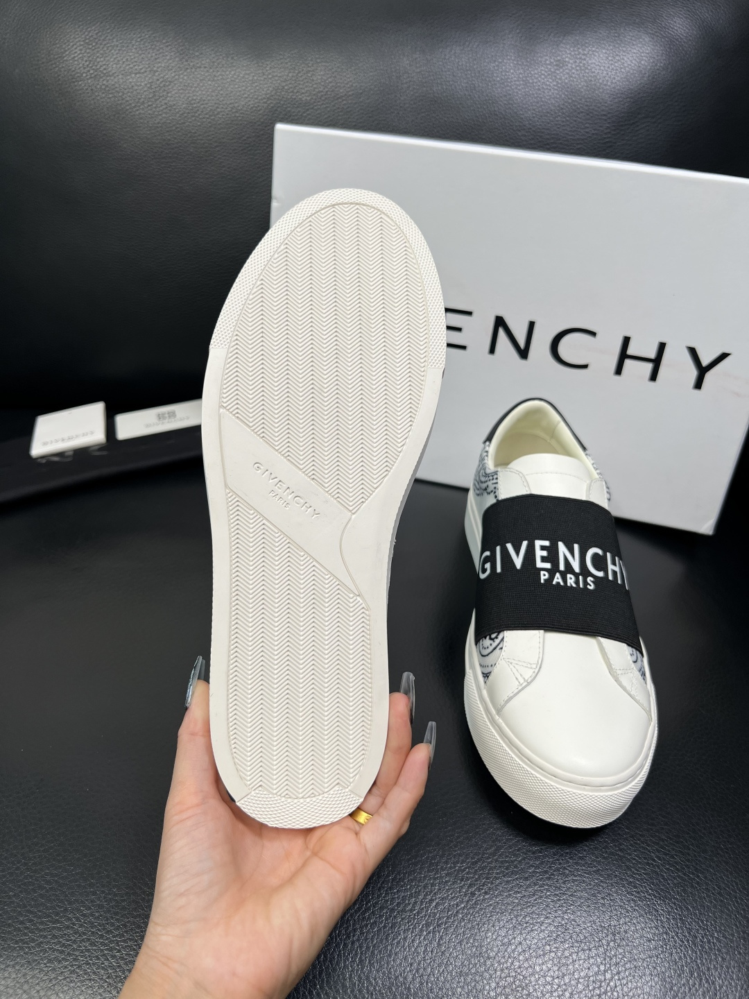 Givenchy 高品质 顶级工艺品 纪梵希 专柜同步原厂配置，意大利进口牛皮搭配网布面料，全鞋配件私模
