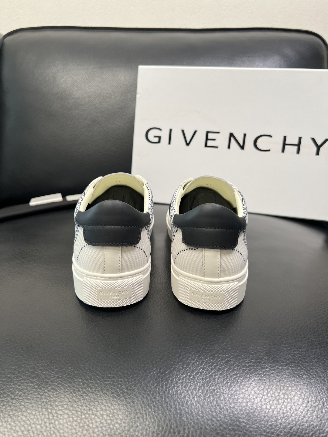 Givenchy 高品质 顶级工艺品 纪梵希 专柜同步原厂配置，意大利进口牛皮搭配网布面料，全鞋配件私模
