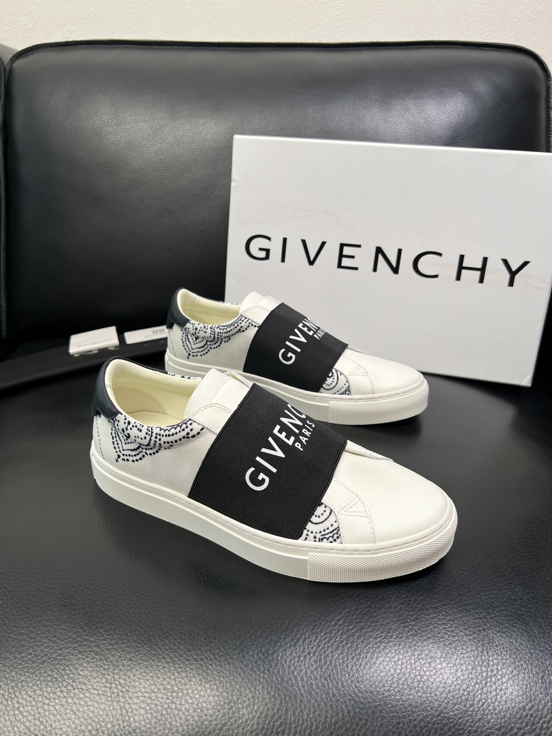 Givenchy 高品质 顶级工艺品 纪梵希 专柜同步原厂配置，意大利进口牛皮搭配网布面料，全鞋配件私模