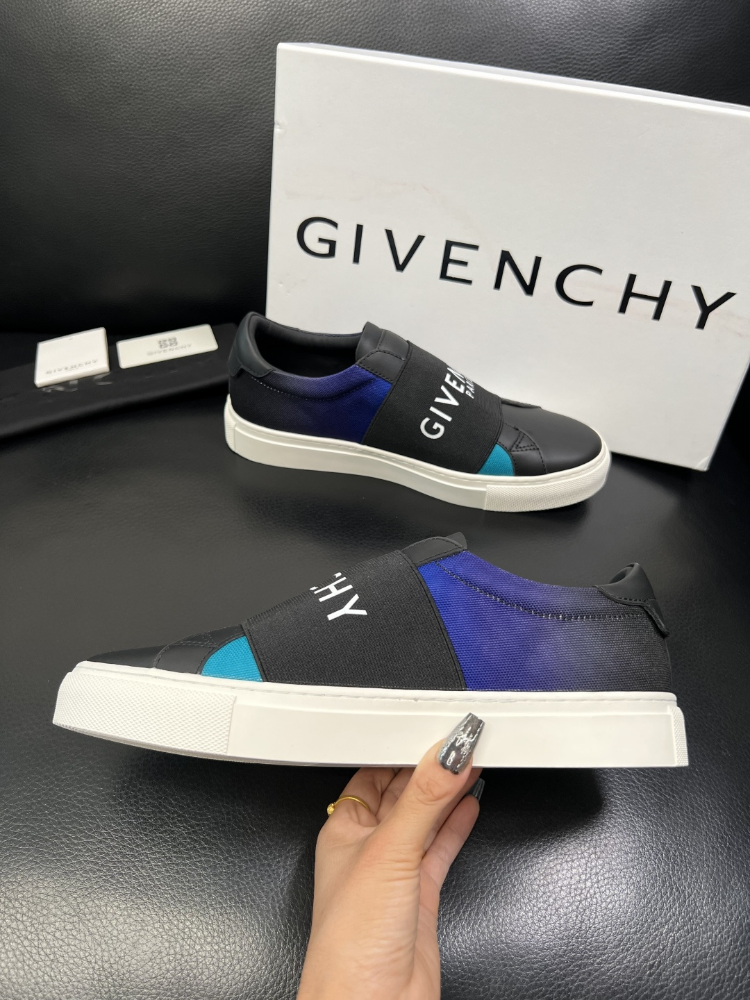 Givenchy 高品质 顶级工艺品 纪梵希 专柜同步原厂配置，意大利进口牛皮搭配网布面料，全鞋配件私模