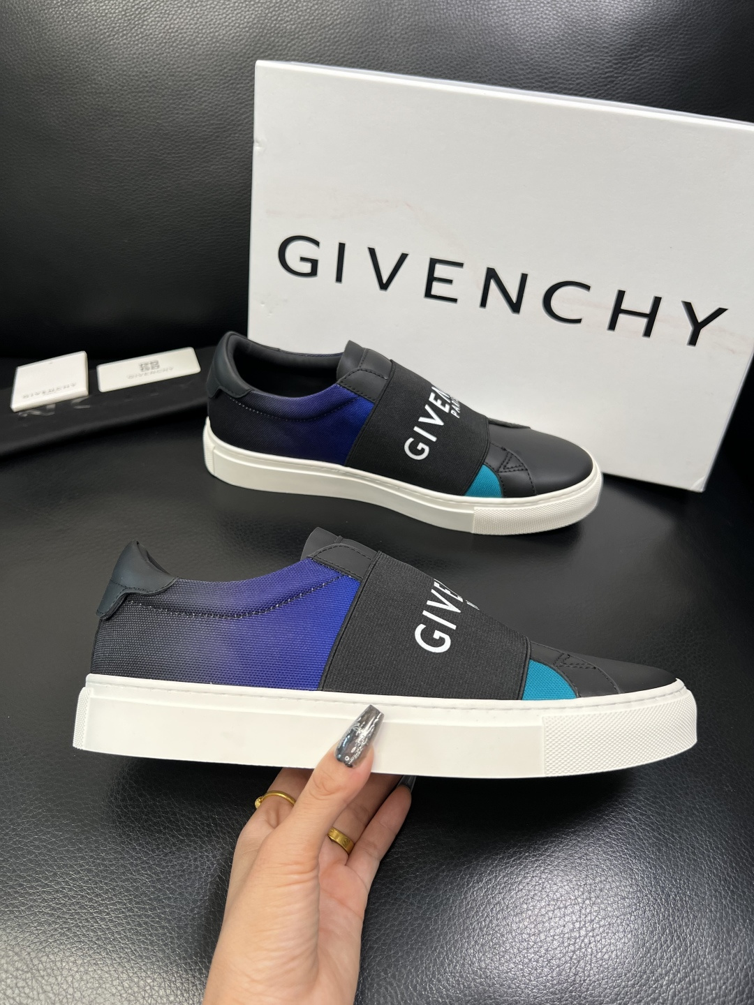 Givenchy 高品质 顶级工艺品 纪梵希 专柜同步原厂配置，意大利进口牛皮搭配网布面料，全鞋配件私模