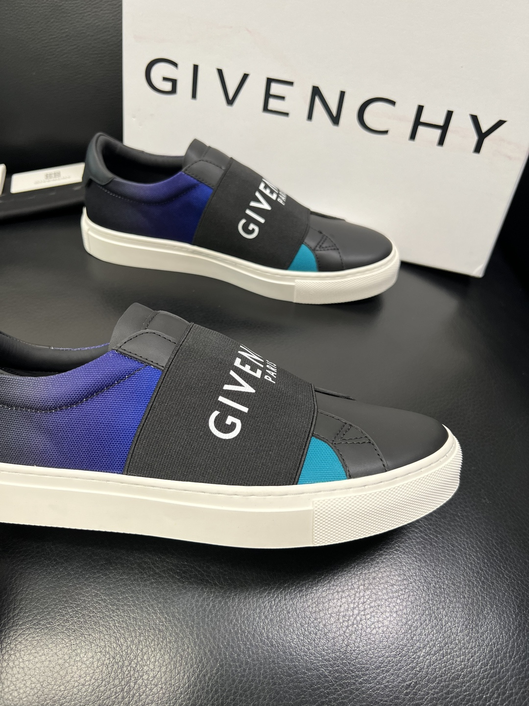 Givenchy 高品质 顶级工艺品 纪梵希 专柜同步原厂配置，意大利进口牛皮搭配网布面料，全鞋配件私模