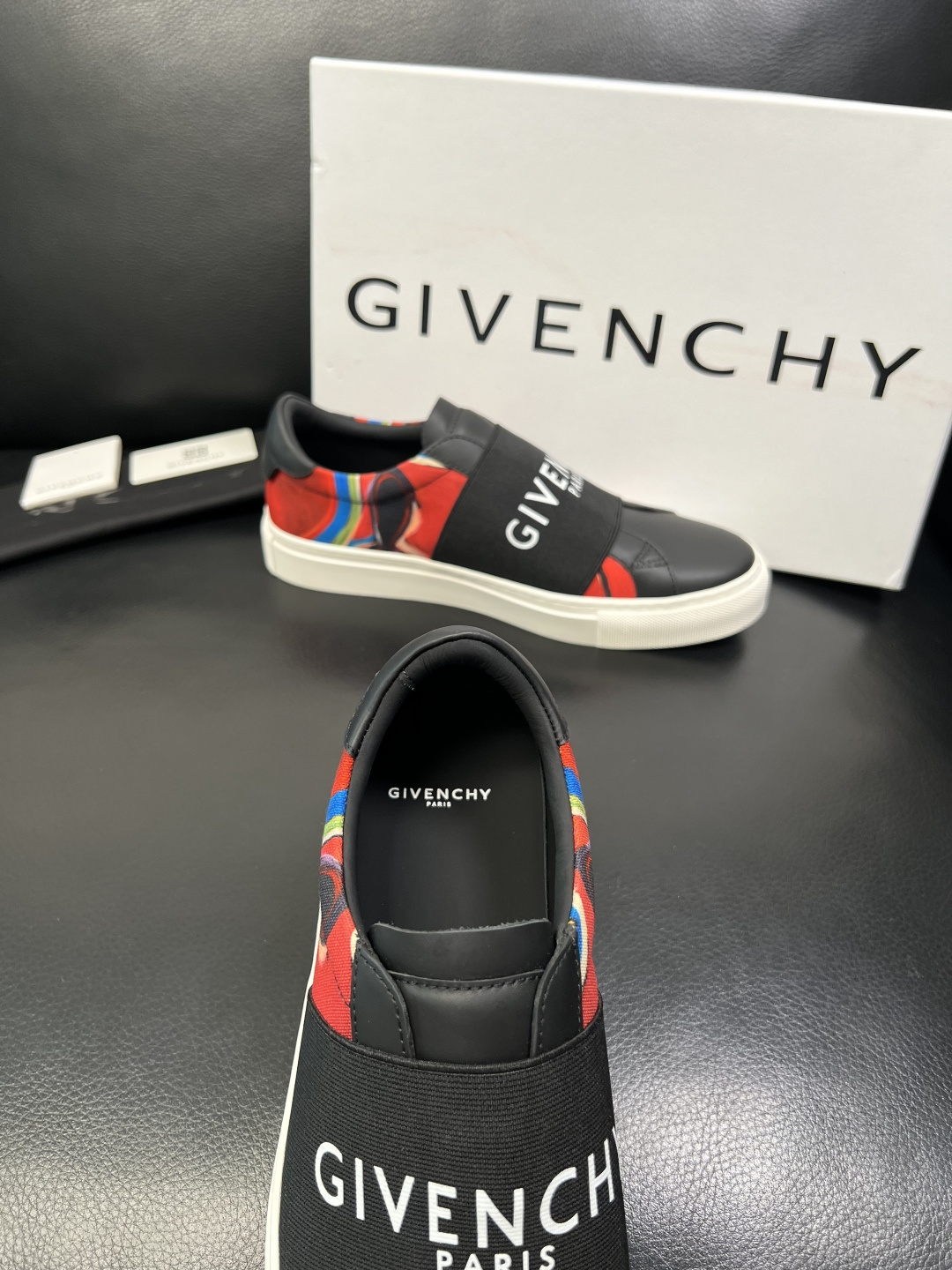Givenchy 高品质 顶级工艺品 纪梵希 专柜同步原厂配置，意大利进口牛皮搭配网布面料，全鞋配件私模