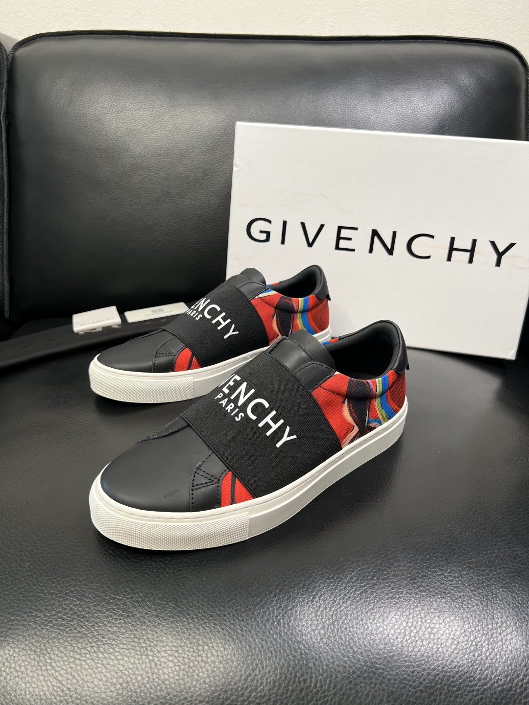 Givenchy 高品质 顶级工艺品 纪梵希 专柜同步原厂配置，意大利进口牛皮搭配网布面料，全鞋配件私模