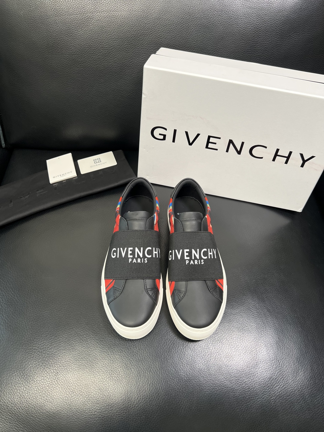 Givenchy 高品质 顶级工艺品 纪梵希 专柜同步原厂配置，意大利进口牛皮搭配网布面料，全鞋配件私模