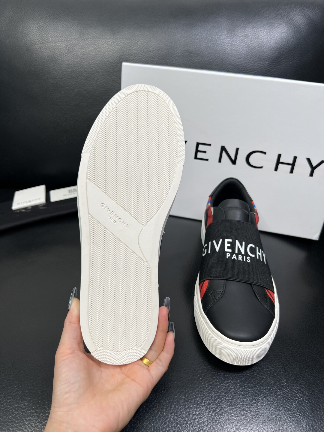 Givenchy 高品质 顶级工艺品 纪梵希 专柜同步原厂配置，意大利进口牛皮搭配网布面料，全鞋配件私模