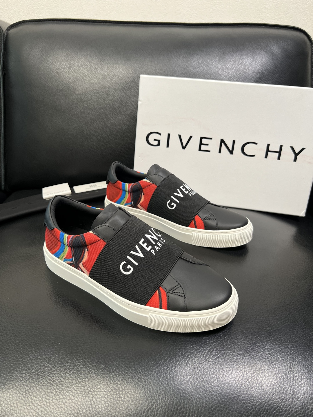 Givenchy 高品质 顶级工艺品 纪梵希 专柜同步原厂配置，意大利进口牛皮搭配网布面料，全鞋配件私模