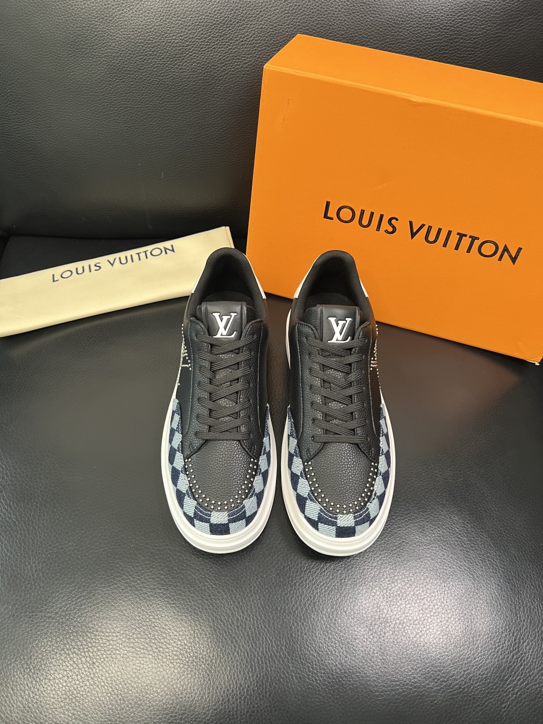 Lv 高品质 顶级工艺品 路易威登，运动板鞋专柜同步，鞋面意大利进口，高品质拼接缤纷色彩复杂工艺品，进口