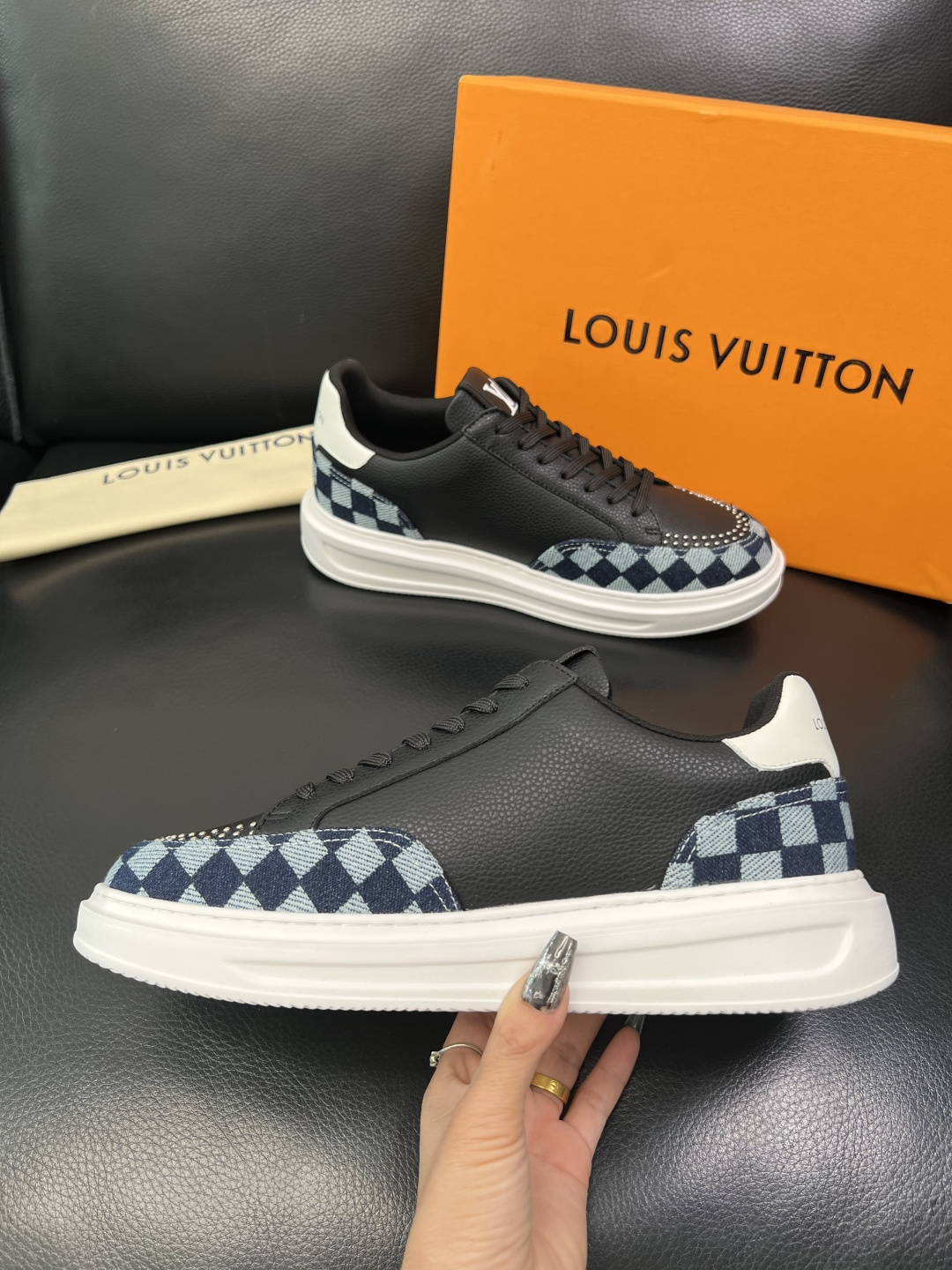 Lv 高品质 顶级工艺品 路易威登，运动板鞋专柜同步，鞋面意大利进口，高品质拼接缤纷色彩复杂工艺品，进口