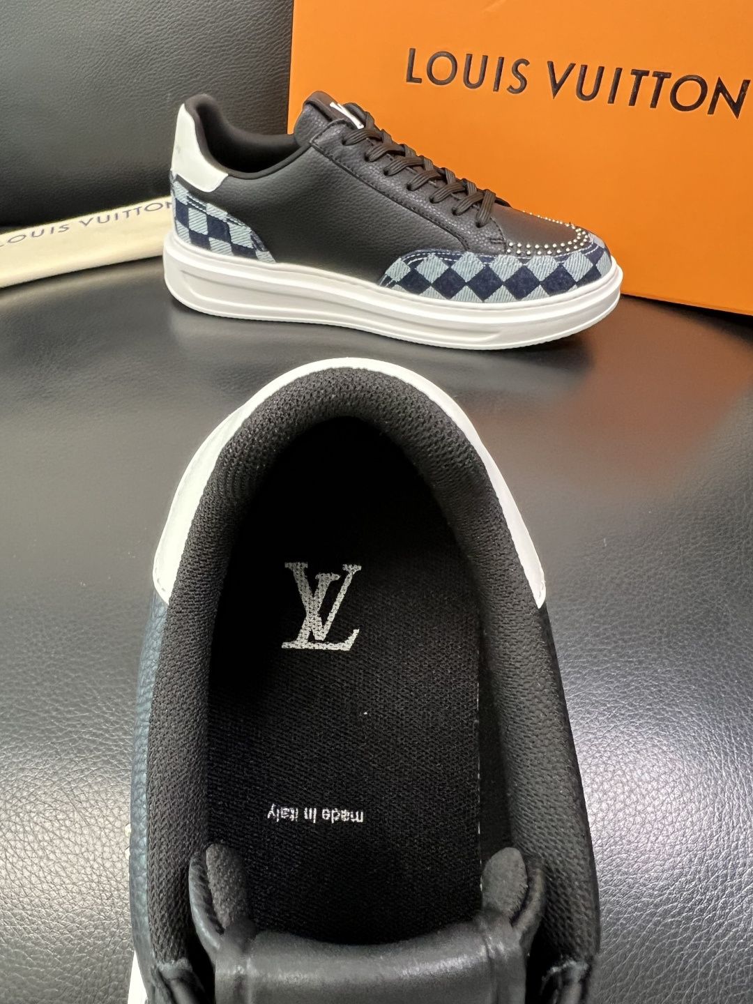 Lv 高品质 顶级工艺品 路易威登，运动板鞋专柜同步，鞋面意大利进口，高品质拼接缤纷色彩复杂工艺品，进口