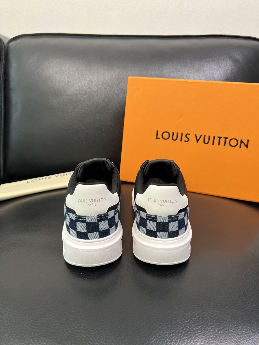 Lv 高品质 顶级工艺品 路易威登，运动板鞋专柜同步，鞋面意大利进口，高品质拼接缤纷色彩复杂工艺品，进口