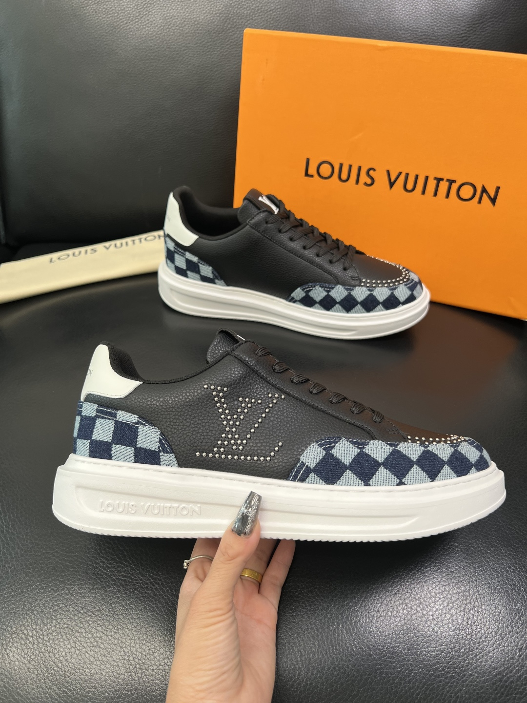 Lv 高品质 顶级工艺品 路易威登，运动板鞋专柜同步，鞋面意大利进口，高品质拼接缤纷色彩复杂工艺品，进口