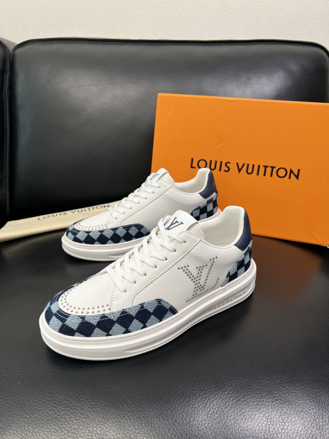 Lv 高品质 顶级工艺品 路易威登，运动板鞋专柜同步，鞋面意大利进口，高品质拼接缤纷色彩复杂工艺品，进口