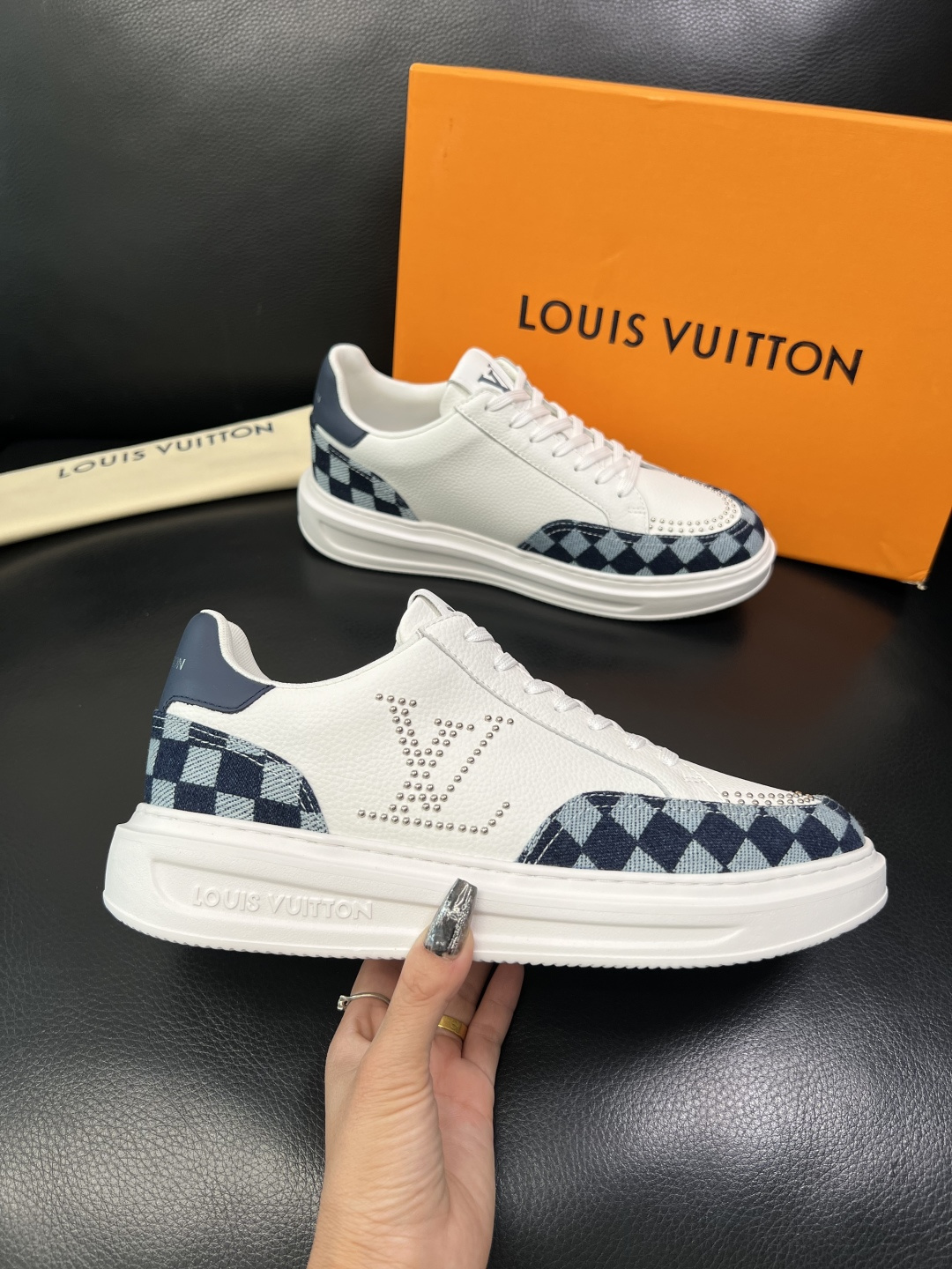 Lv 高品质 顶级工艺品 路易威登，运动板鞋专柜同步，鞋面意大利进口，高品质拼接缤纷色彩复杂工艺品，进口