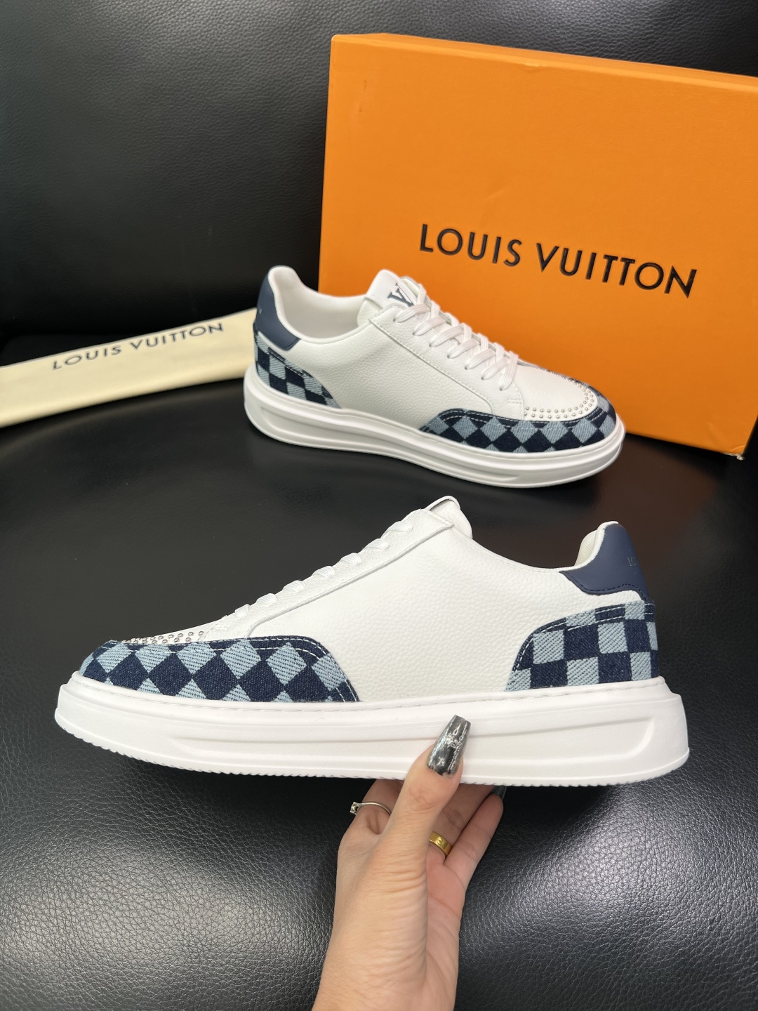 Lv 高品质 顶级工艺品 路易威登，运动板鞋专柜同步，鞋面意大利进口，高品质拼接缤纷色彩复杂工艺品，进口