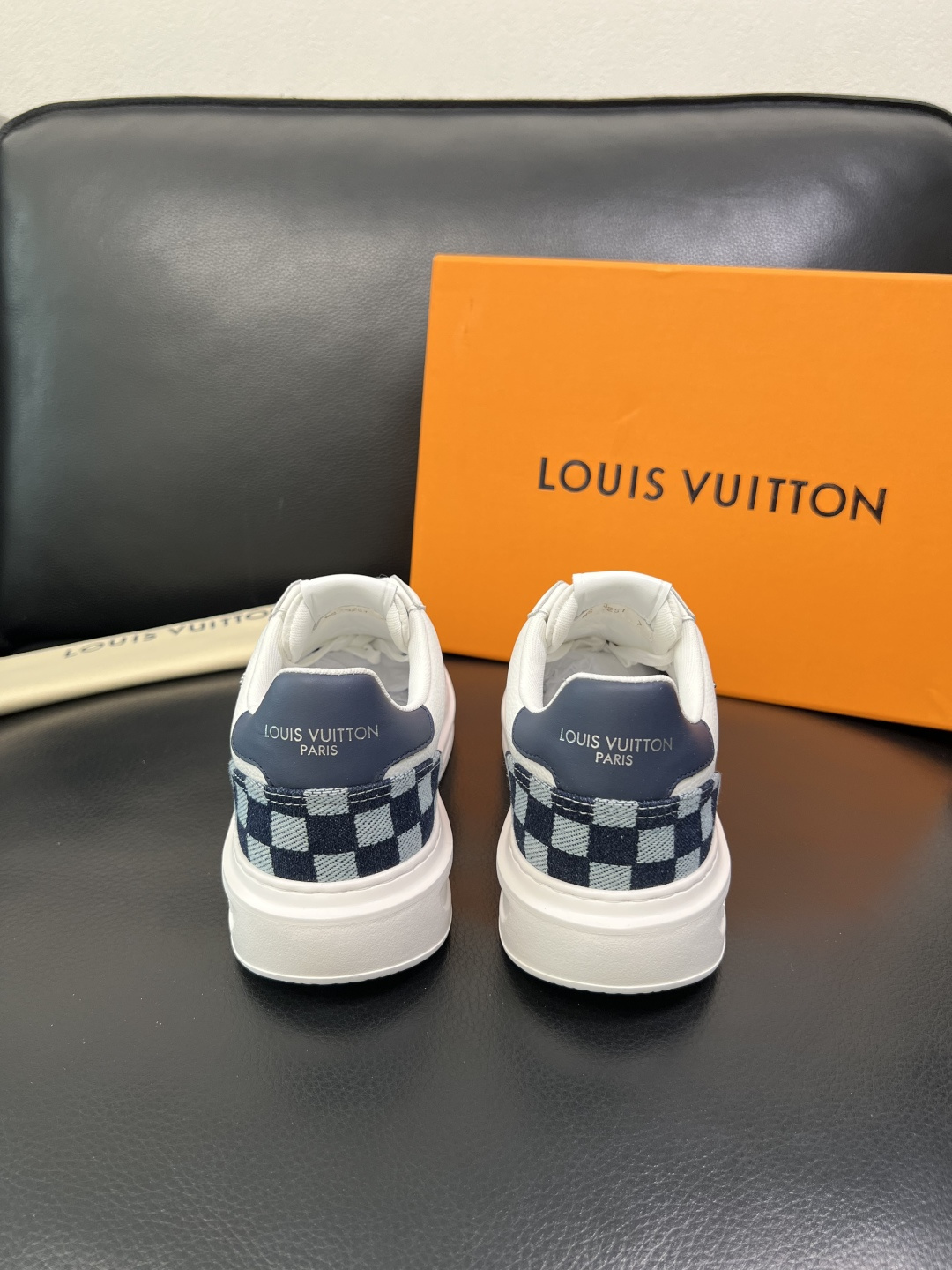 Lv 高品质 顶级工艺品 路易威登，运动板鞋专柜同步，鞋面意大利进口，高品质拼接缤纷色彩复杂工艺品，进口