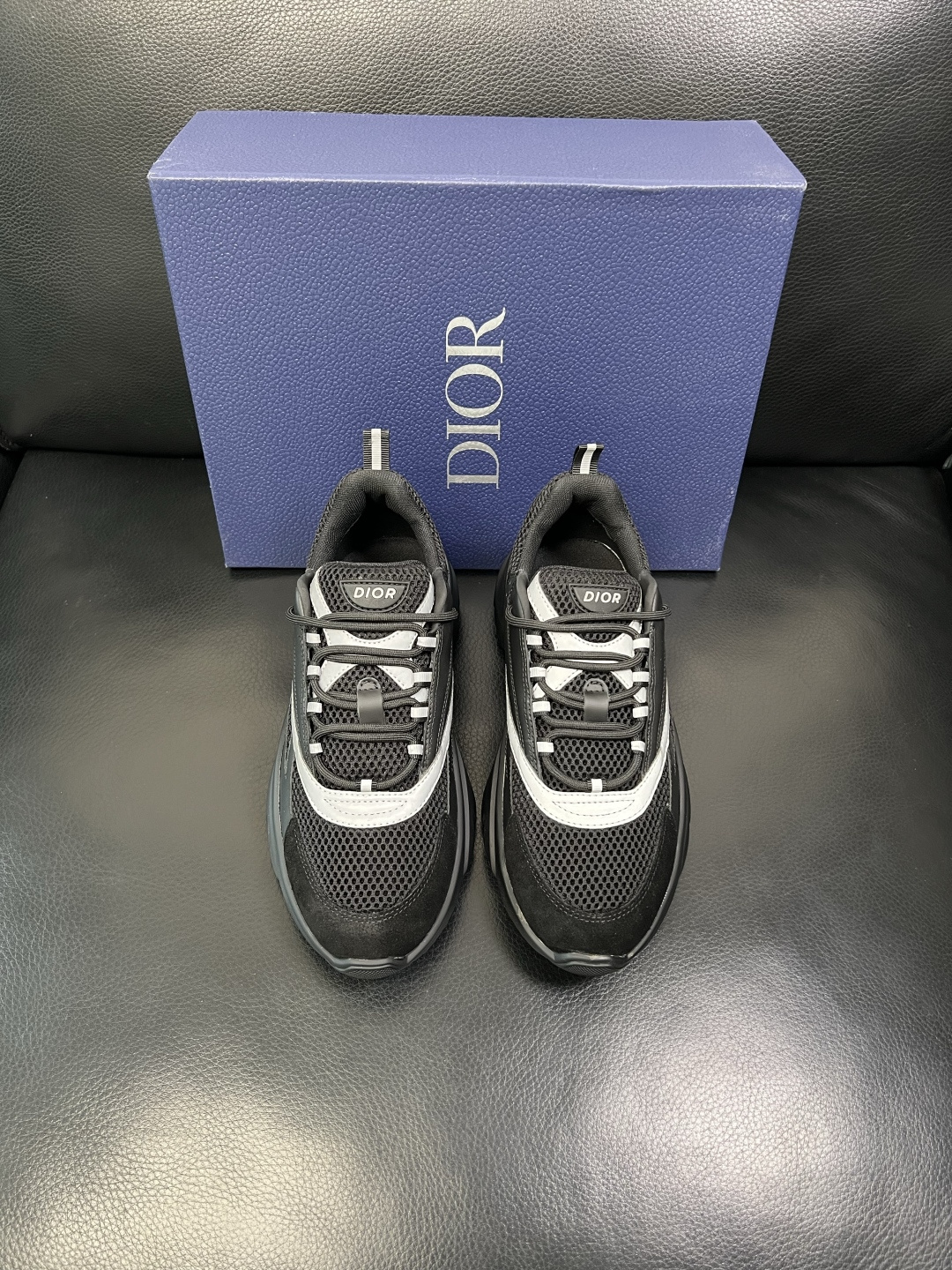 Dior 顶级工艺品 迪奥 专柜同步 原厂配置，意大利进口原版牛皮面料，透气舒适进口水染牛里垫，鞋底：原