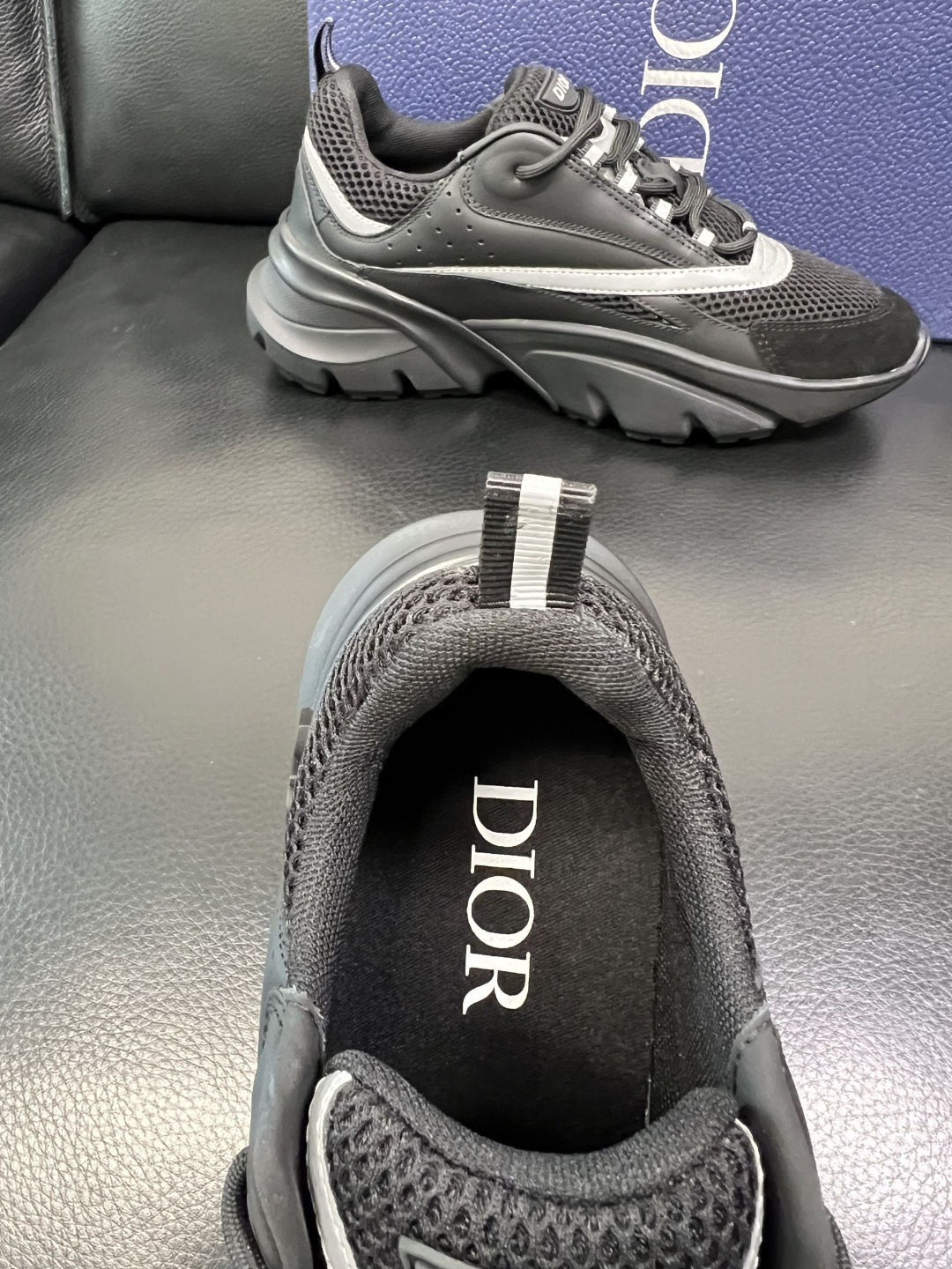 Dior 顶级工艺品 迪奥 专柜同步 原厂配置，意大利进口原版牛皮面料，透气舒适进口水染牛里垫，鞋底：原