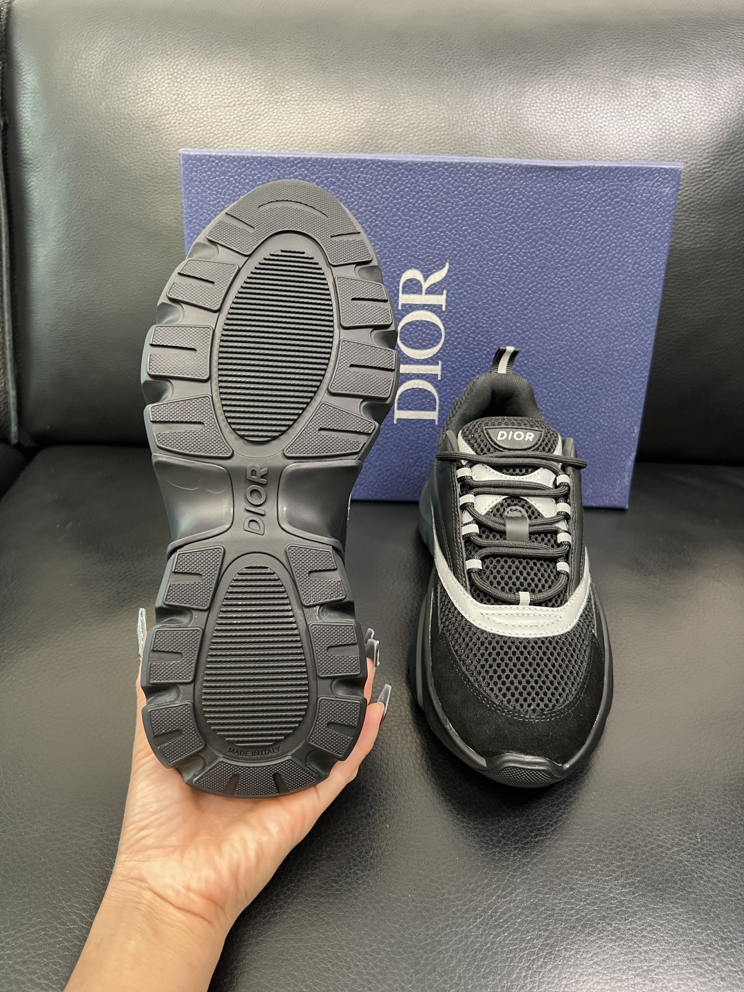 Dior 顶级工艺品 迪奥 专柜同步 原厂配置，意大利进口原版牛皮面料，透气舒适进口水染牛里垫，鞋底：原