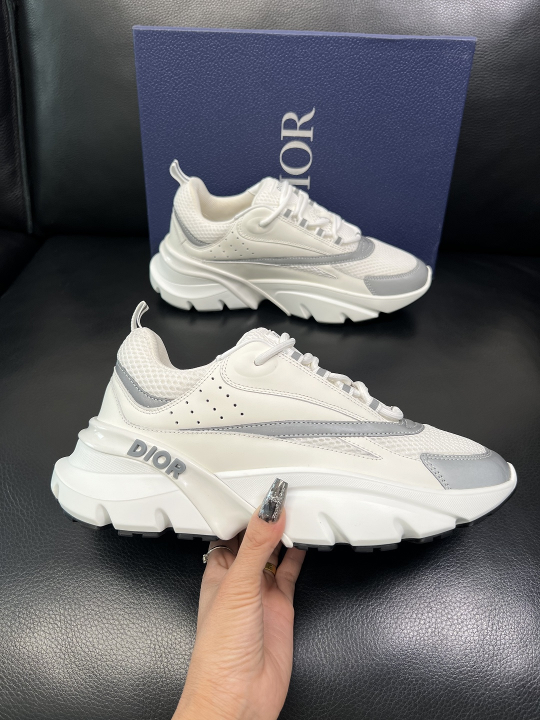 Dior 顶级工艺品 迪奥 专柜同步 原厂配置，意大利进口原版牛皮面料，透气舒适进口水染牛里垫，鞋底：原