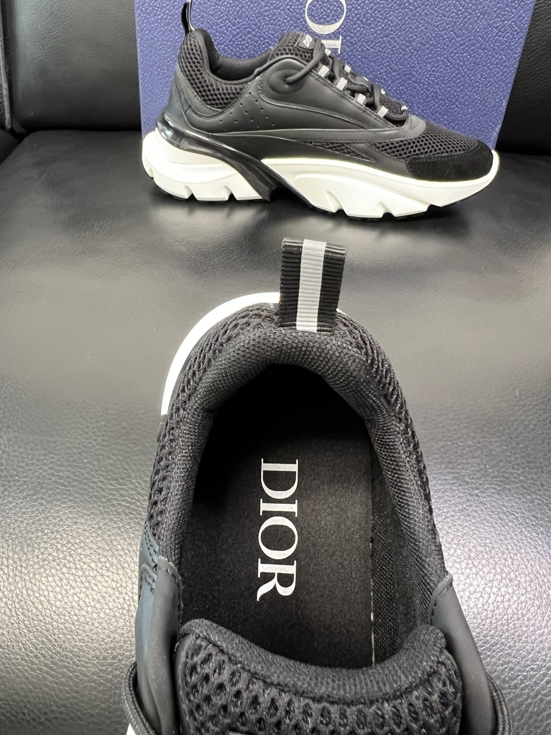 Dior 顶级工艺品 迪奥 专柜同步 原厂配置，意大利进口原版牛皮面料，透气舒适进口水染牛里垫，鞋底：原
