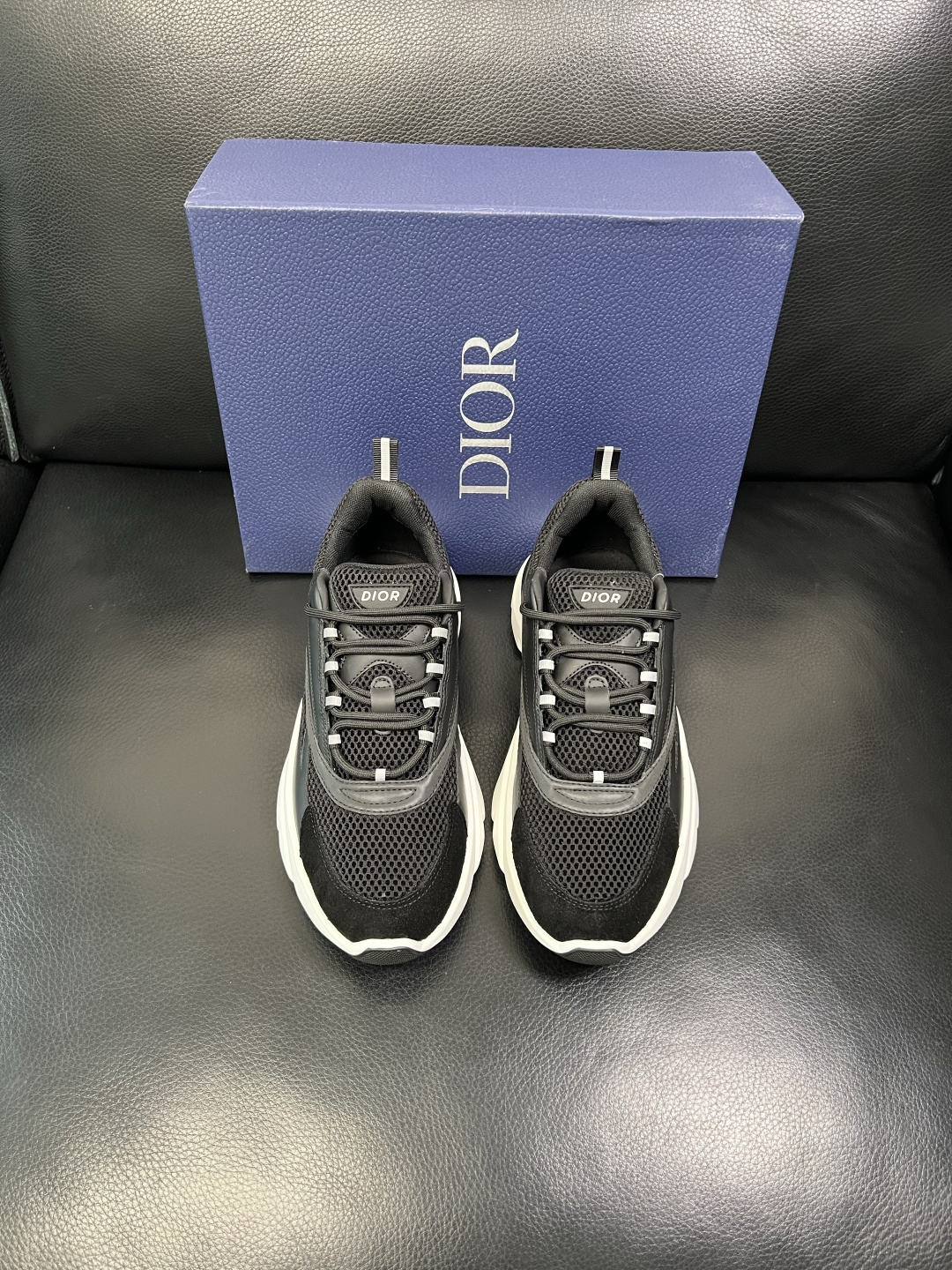 Dior 顶级工艺品 迪奥 专柜同步 原厂配置，意大利进口原版牛皮面料，透气舒适进口水染牛里垫，鞋底：原