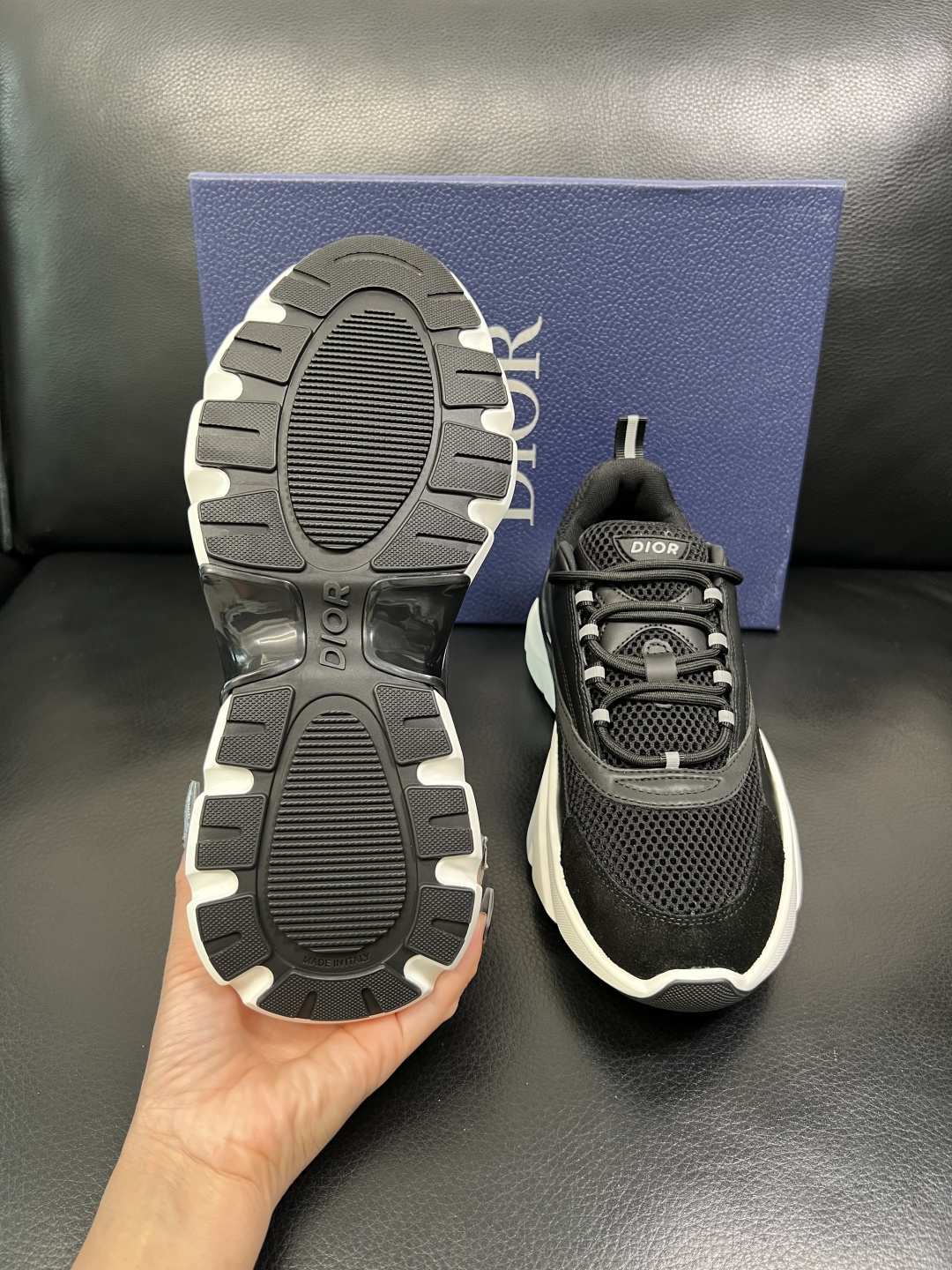 Dior 顶级工艺品 迪奥 专柜同步 原厂配置，意大利进口原版牛皮面料，透气舒适进口水染牛里垫，鞋底：原