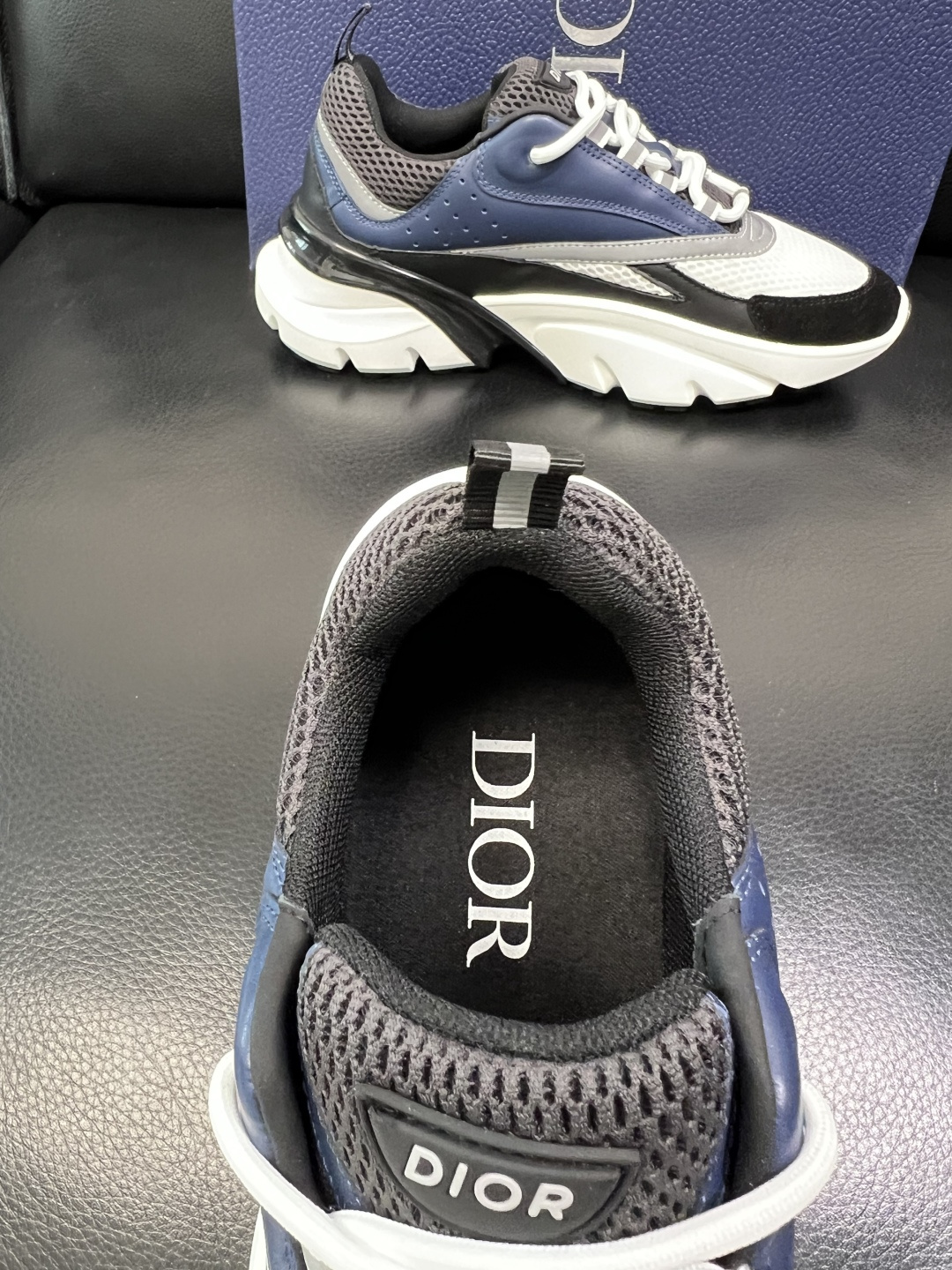 Dior 顶级工艺品 迪奥 专柜同步 原厂配置，意大利进口原版牛皮面料，透气舒适进口水染牛里垫，鞋底：原