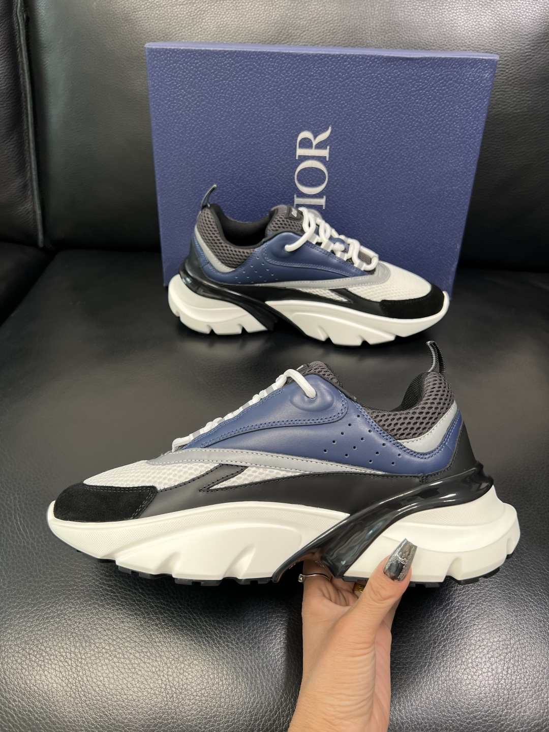 Dior 顶级工艺品 迪奥 专柜同步 原厂配置，意大利进口原版牛皮面料，透气舒适进口水染牛里垫，鞋底：原