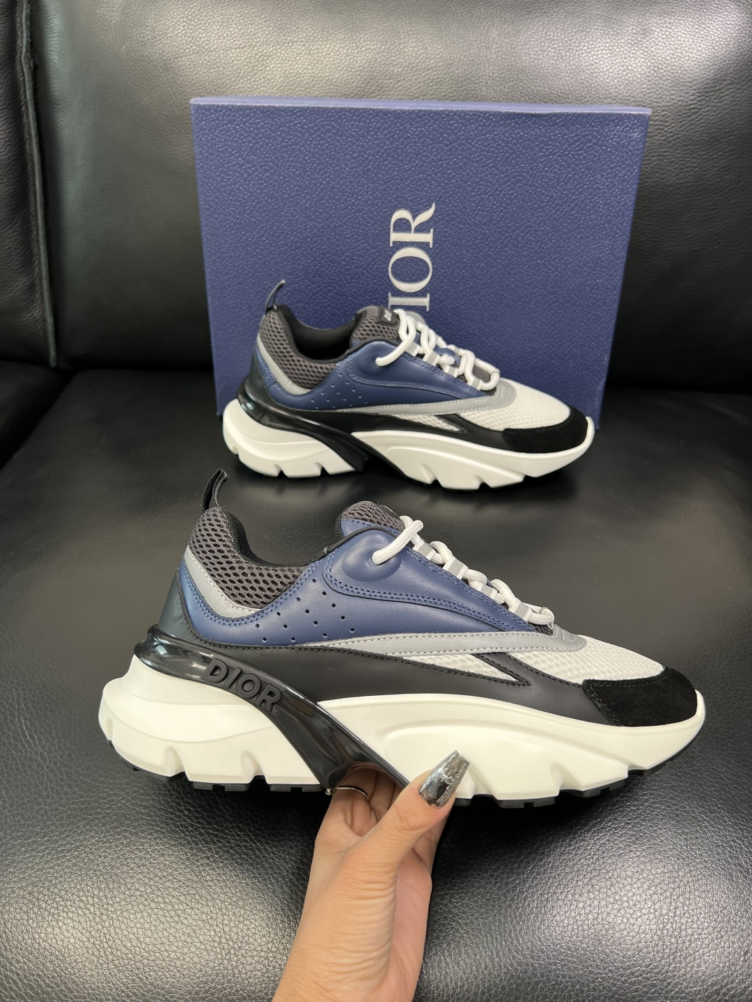 Dior 顶级工艺品 迪奥 专柜同步 原厂配置，意大利进口原版牛皮面料，透气舒适进口水染牛里垫，鞋底：原