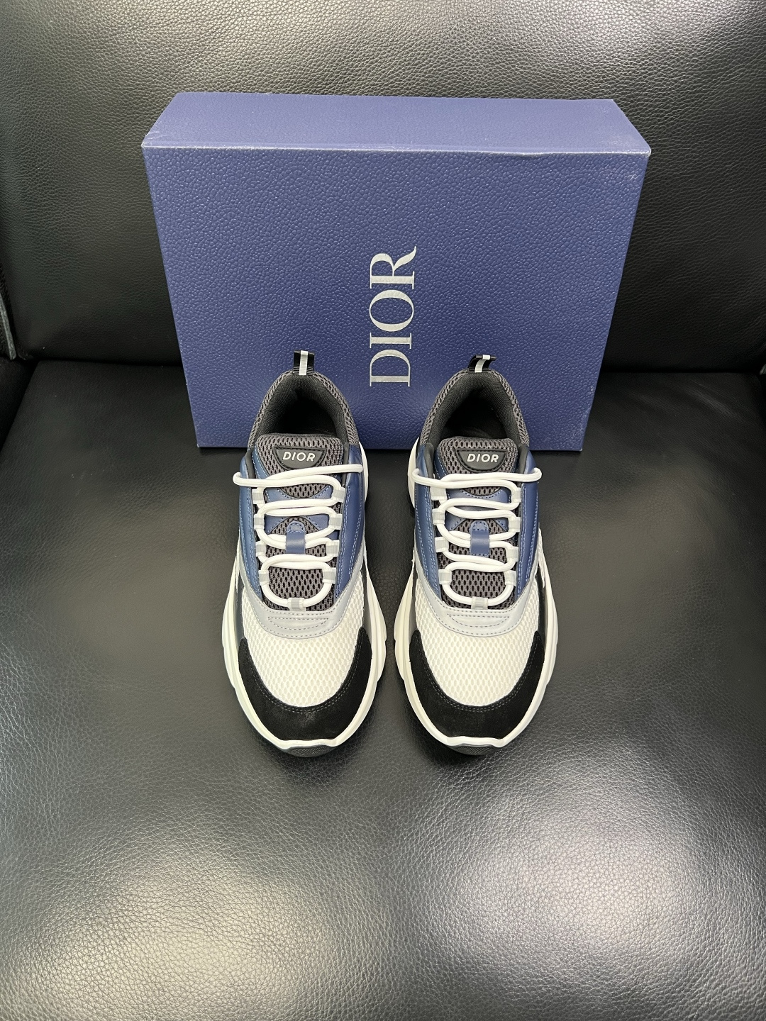 Dior 顶级工艺品 迪奥 专柜同步 原厂配置，意大利进口原版牛皮面料，透气舒适进口水染牛里垫，鞋底：原